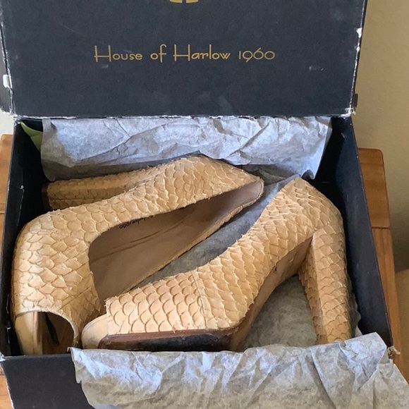 House of Harlow Pearl Sand Peep Toe Heels - size 39 (9) - Picture 9 of 10